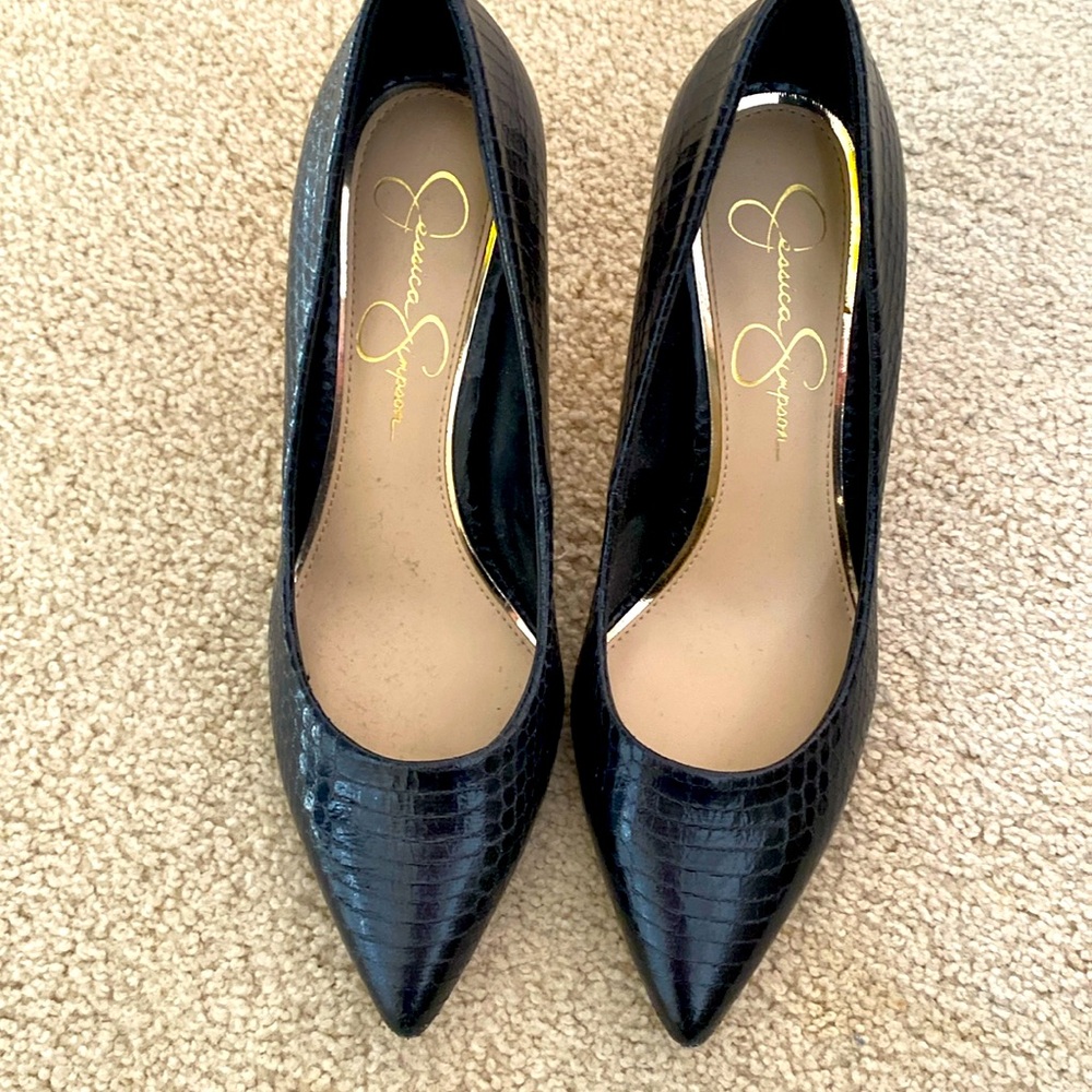 JESSICA SIMPSON PUMPS!